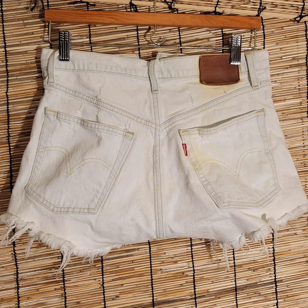 Levis 501 Button Fly Women's 26 White Cut Off Distressed Denim Shorts